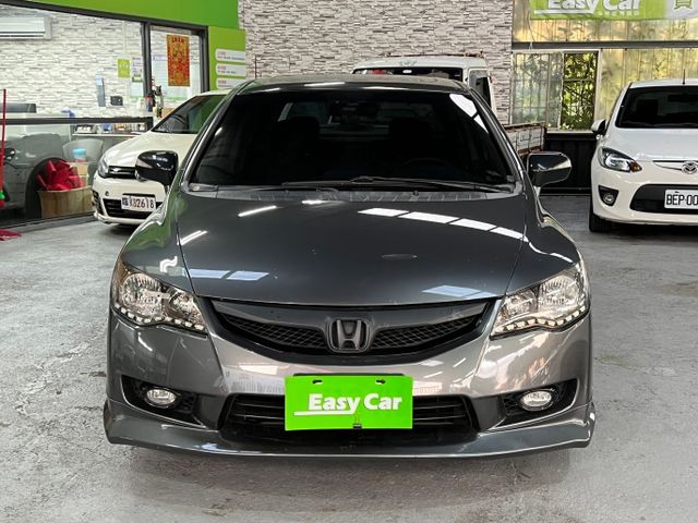2010 Honda Civic 制服改、鋁圈、雙管尾飾  第2張相片