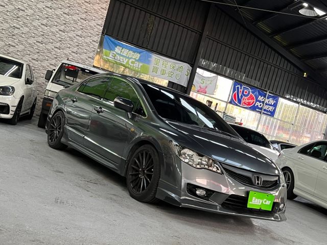 2010 Honda Civic 制服改、鋁圈、雙管尾飾  第3張相片