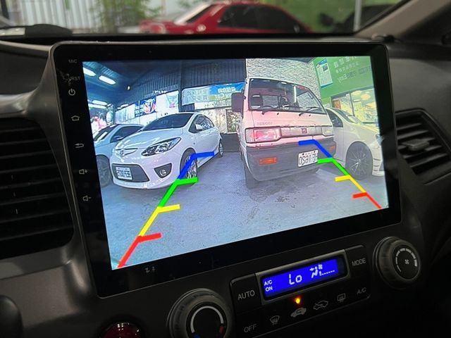 2010 Honda Civic 制服改、鋁圈、雙管尾飾  第7張相片