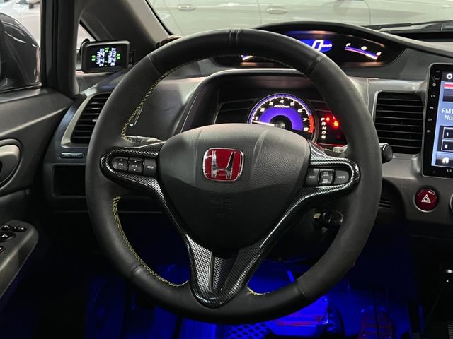 2010 Honda Civic 制服改、鋁圈、雙管尾飾  第10張相片