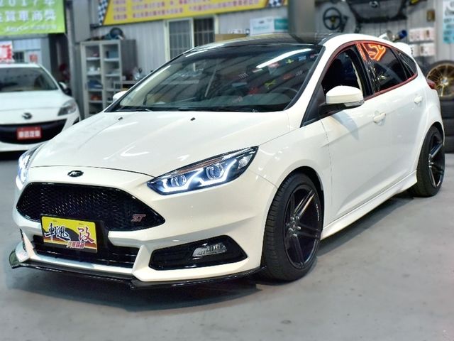 17年 FOCUS MK3.5 1.5T ST式樣 原廠保固 新車利率入主全額貸  第1張相片