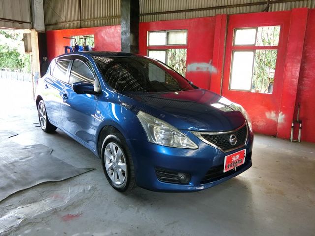 實車實價 免訂金 可全額貸 全額貸特價中 旗艦版 13 日產 Tiida 液晶螢幕 i-Key 免鑰摸門  第3張相片