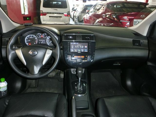 實車實價 免訂金 可全額貸 全額貸特價中 旗艦版 13 日產 Tiida 液晶螢幕 i-Key 免鑰摸門  第10張相片
