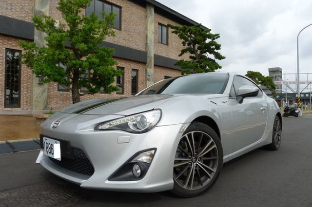 中古車 12 Toyota 86 把咩神器讓你帥到嫑嫑高cp值跑車讓你便宜開回家 Toyota 豐田 Ft86 台中市 Findcar 找車網