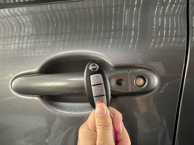 實車實價 免訂金 可全額貸 13 日產 JUKE 自然進氣 里程保證  第11張相片