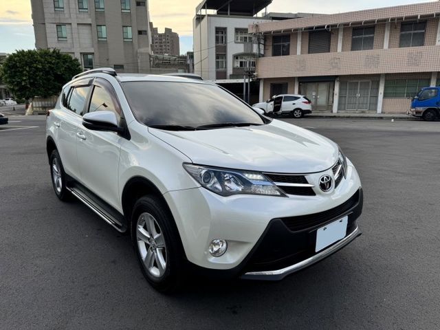 實車實價 免訂金 可全額貸 12 Toyota RAV4 E版 2.5 定速 免鑰摸門 電動皮椅  第2張相片