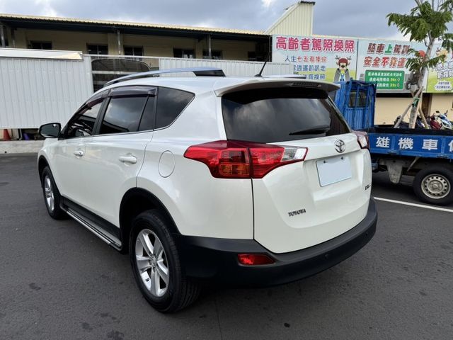 實車實價 免訂金 可全額貸 12 Toyota RAV4 E版 2.5 定速 免鑰摸門 電動皮椅  第3張相片