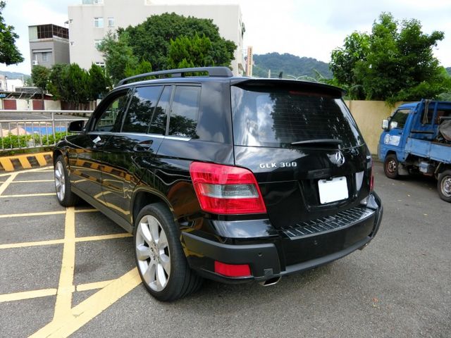 實車實價 免訂金 可全額貸 11 Benz GLK300 4Matic 里程保證  第3張相片