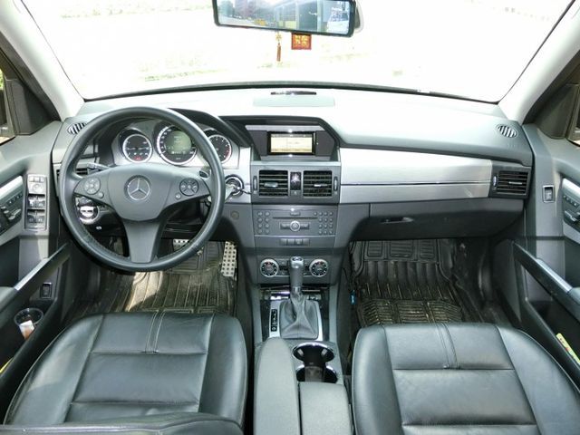 實車實價 免訂金 可全額貸 11 Benz GLK300 4Matic 里程保證  第9張相片