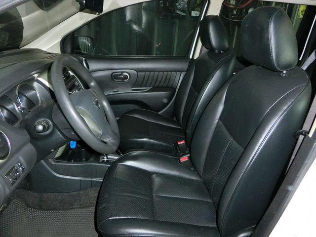實車實價 免訂金 免頭款 可全額貸 18 日產Livina 行家皮椅版 里程保證  第7張相片