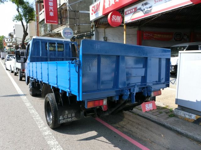 實車實價 免訂金 可全額貸 14 三菱 Canter 柴油 手排 長軸 六輪 11尺半 電動昇降尾門  第4張相片