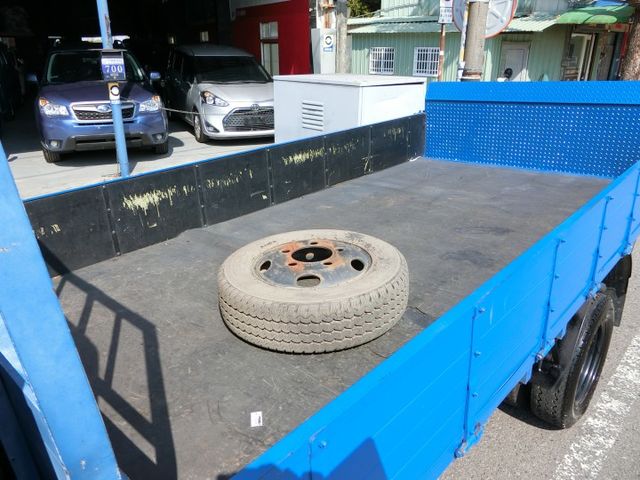 實車實價 免訂金 可全額貸 14 三菱 Canter 柴油 手排 長軸 六輪 11尺半 電動昇降尾門  第6張相片