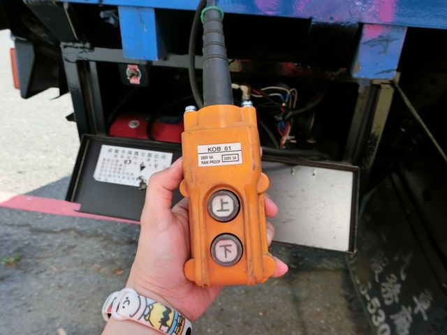 實車實價 免訂金 可全額貸 14 三菱 Canter 柴油 手排 長軸 六輪 11尺半 電動昇降尾門  第8張相片