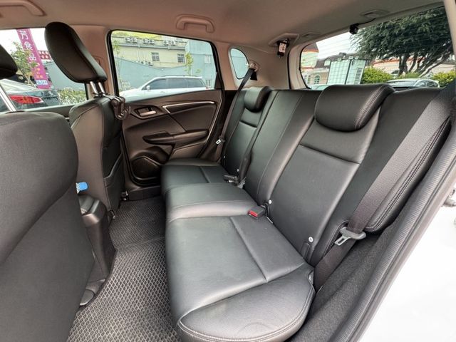實車實價 免訂金 可全額貸 18 本田 Fit S版 盲點偵測 i-Key 快撥換檔 循跡防滑  第7張相片