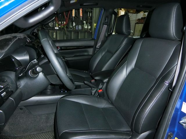 實車實價 免訂金 可全額貸 20 Toyota 海力士 4WD 柴油 環景 免鑰 ACC主動式定速 車道偏移 疲勞警示  第5張相片