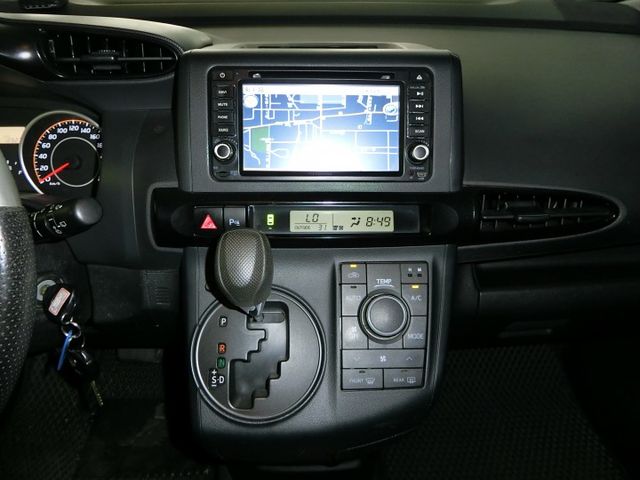 實車實價 免訂金 可全額貸 11 Toyota Wish J版 恆溫空調 液晶螢幕 衛星導航  第12張相片