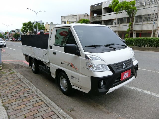 實車實價 免訂金 可全額貸 22 三菱 得利卡 框式昇降機 自排 定速 循跡防滑  第3張相片