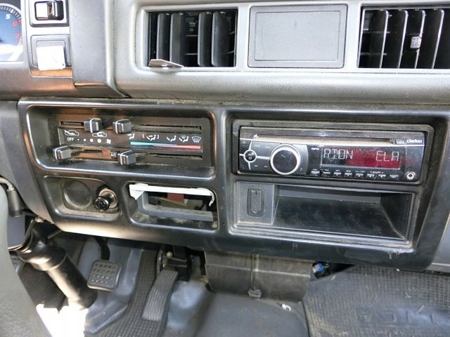 實車實價 免訂金 可全額貸 16 三菱 Delica 得利卡 廂式 手排  第10張相片
