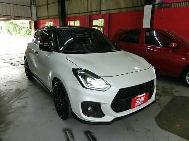 實車實價 免訂金 可全額貸 23 Suzuki Swift Sport 手排 汽油電 LED頭燈 電折後視鏡 iKey  第2張相片