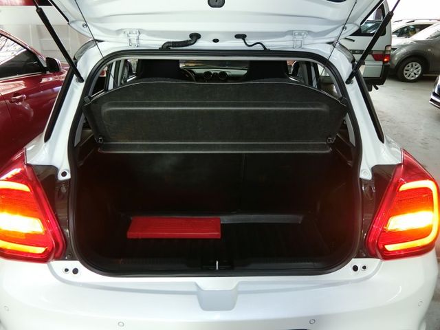 實車實價 免訂金 可全額貸 23 Suzuki Swift Sport 手排 汽油電 LED頭燈 電折後視鏡 iKey  第5張相片