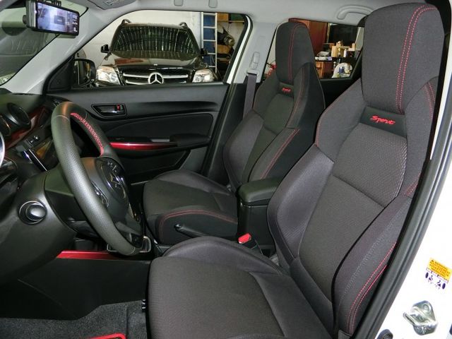 實車實價 免訂金 可全額貸 23 Suzuki Swift Sport 手排 汽油電 LED頭燈 電折後視鏡 iKey  第7張相片