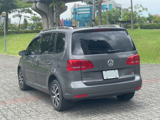 中控螢幕 倒車顯影 7人座  第10張相片