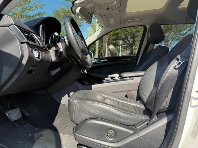 GLS350d  一手車 二三排電動收折 360環景 盲點偵測 吸門 摸門  第4張相片