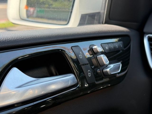 GLS350d  一手車 二三排電動收折 360環景 盲點偵測 吸門 摸門  第5張相片