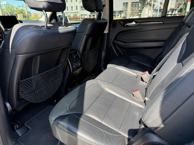 GLS350d  一手車 二三排電動收折 360環景 盲點偵測 吸門 摸門  第7張相片