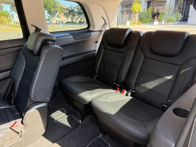 GLS350d  一手車 二三排電動收折 360環景 盲點偵測 吸門 摸門  第10張相片