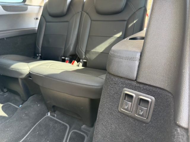 GLS350d  一手車 二三排電動收折 360環景 盲點偵測 吸門 摸門  第11張相片