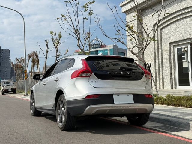 進口小車  定速 盲點偵測 倒車顯影  第6張相片