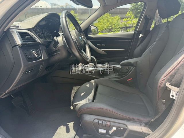 一手車 5AS IKEY 摸門 盲點 M版方向盤 車道偏移 雙電動椅  第2張相片