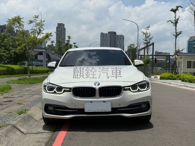 一手車 5AS IKEY 摸門 盲點 M版方向盤 車道偏移 雙電動椅  第8張相片
