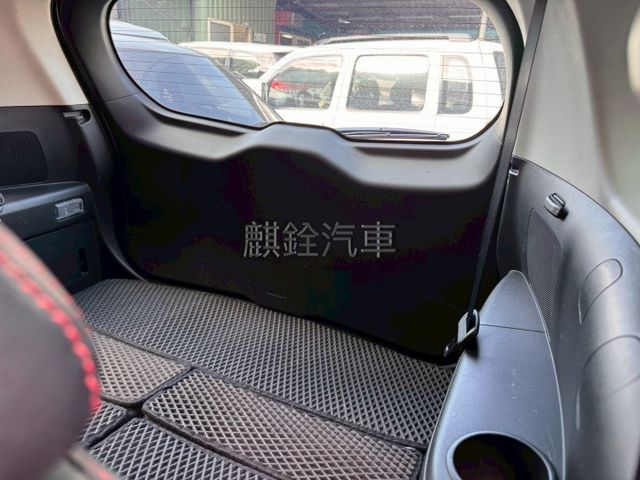 七人座  一手漂亮車 里程實跑6萬公里  第6張相片