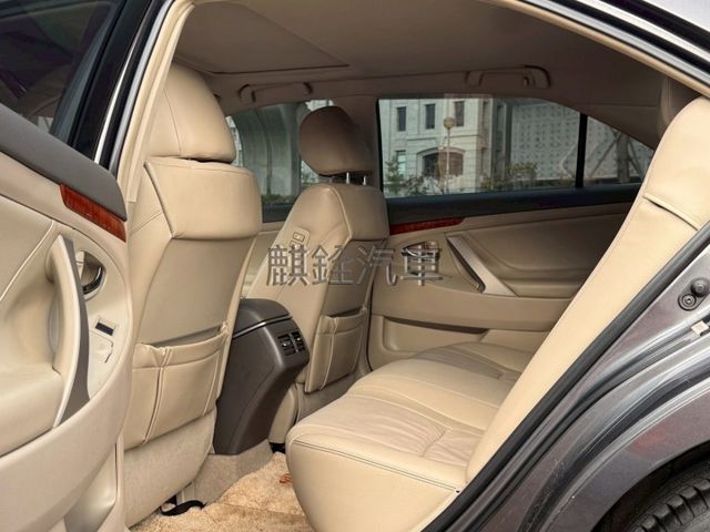 摸門解鎖 抬頭顥示器 定速巡航 安卓機 carplay 米色內裝  電動天窗  第5張相片