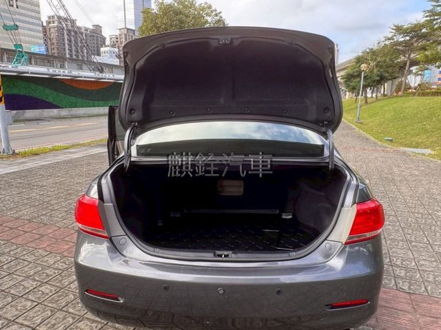 摸門解鎖 抬頭顥示器 定速巡航 安卓機 carplay 米色內裝  電動天窗  第11張相片