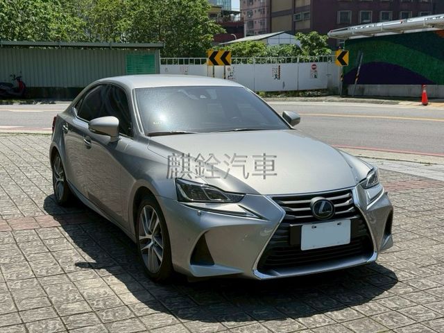 頂級版 雙電動椅 駕駛記憶座椅 定速跟車 摸門 IKEY  第6張相片