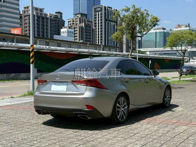 頂級版 雙電動椅 駕駛記憶座椅 定速跟車 摸門 IKEY  第9張相片
