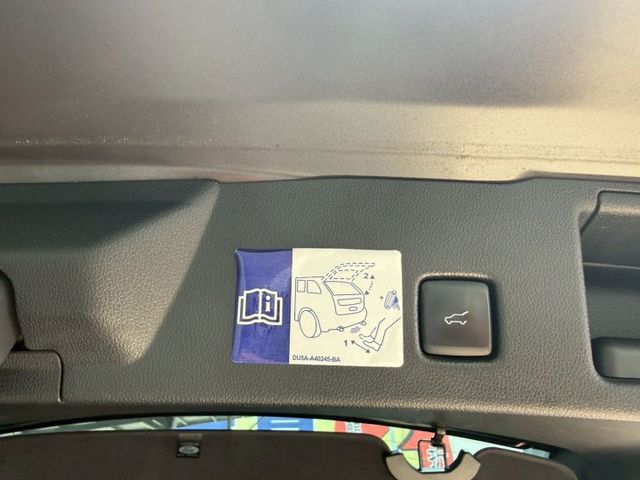 一手車/全景天窗/盲點偵測/ACC跟車/腳踢尾門  第4張相片