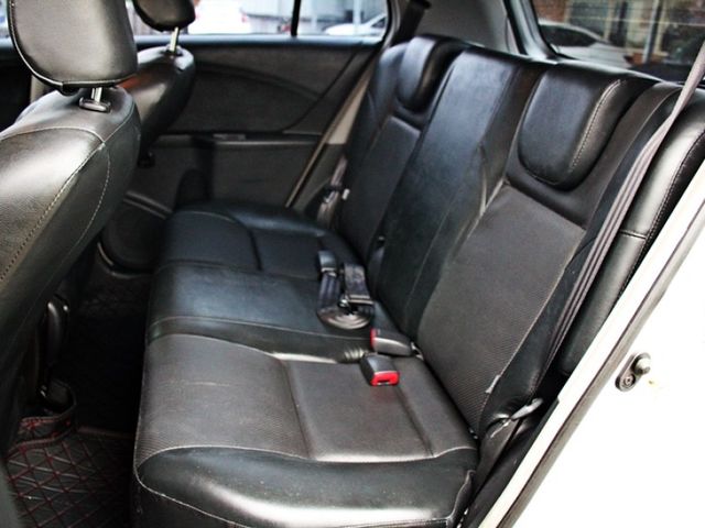 Toyota Yaris  第10張相片