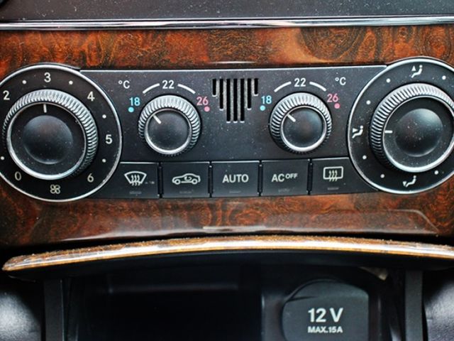 Mercedes-Benz/賓士 C230K  第14張相片