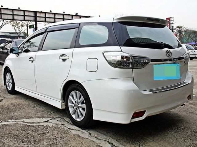 Toyota Wish  第18張相片