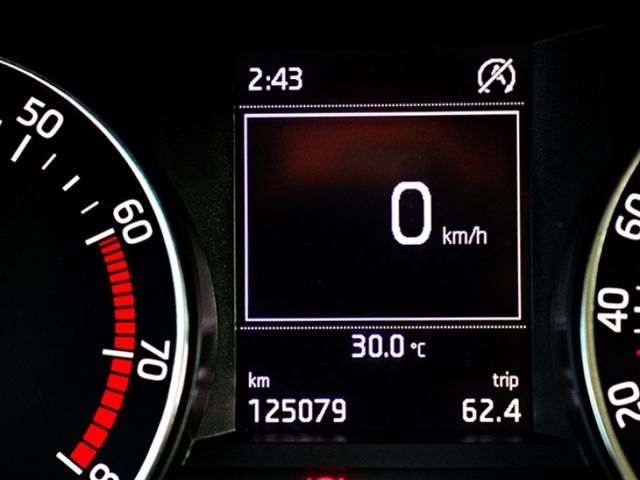 時尚小車1.2渦輪好開有力 省税金一年8仟 一手女用少跑如新 便宜出售 I-Key 影音系統 鋁圈   內外氣氛超美 全車檢查整備完成無漏油待修???? 全額貸款低利分期輕鬆入主 SAVE認證美車 車況超優  歡迎來店賞車試乘  第5張相片