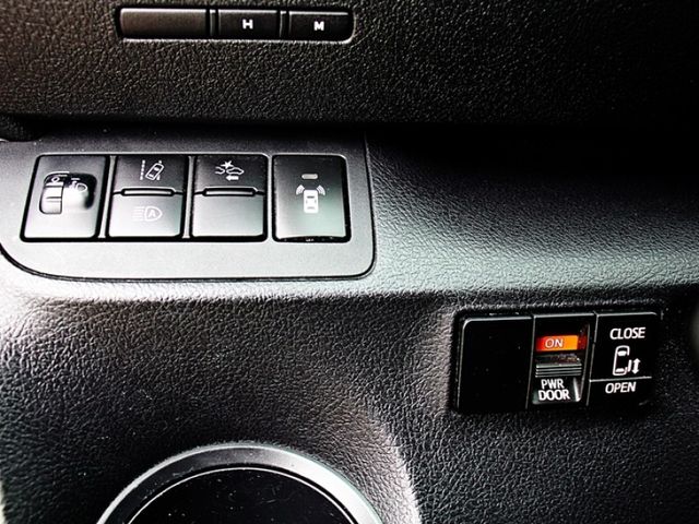 Toyota SIENTA  第14張相片