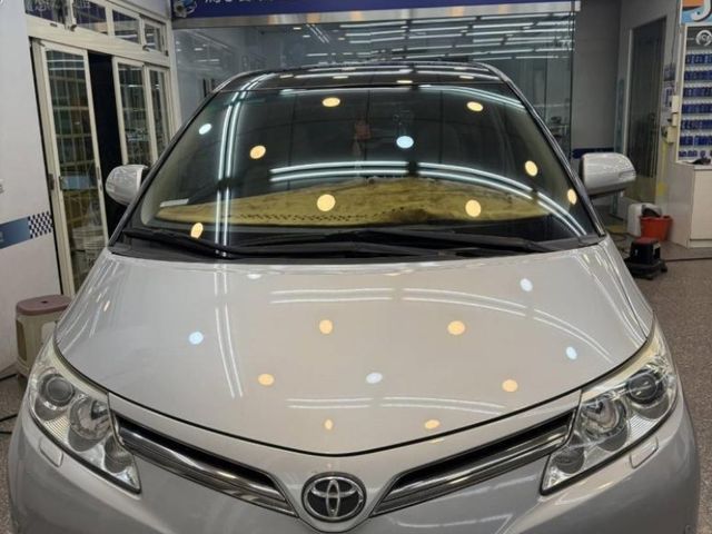 Toyota Previa  第5張相片