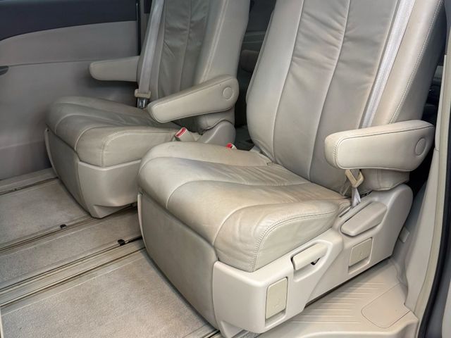 Toyota Previa  第8張相片