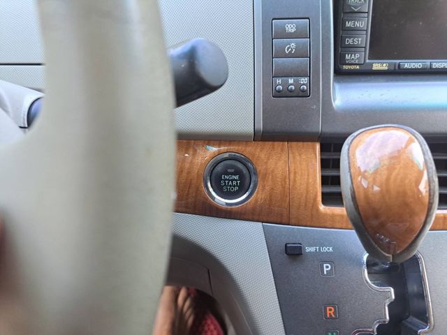 Toyota Previa  第9張相片