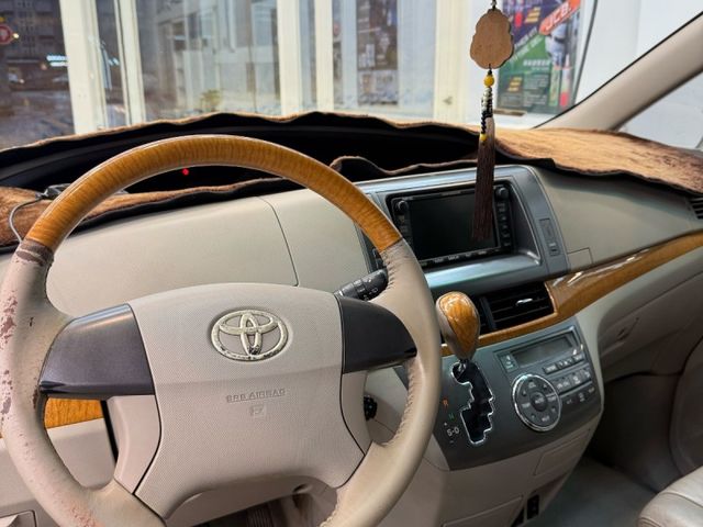 Toyota Previa  第10張相片
