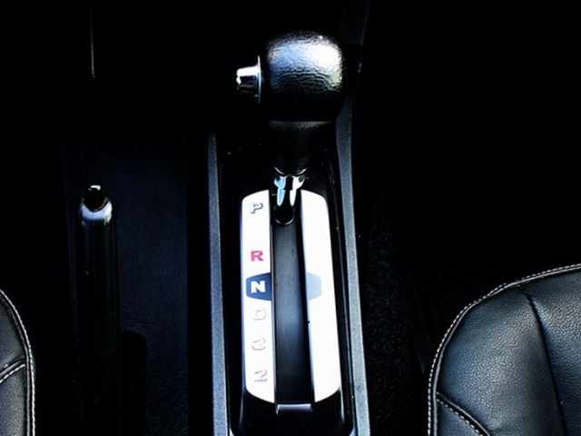 Mitsubishi Zinger  第14張相片